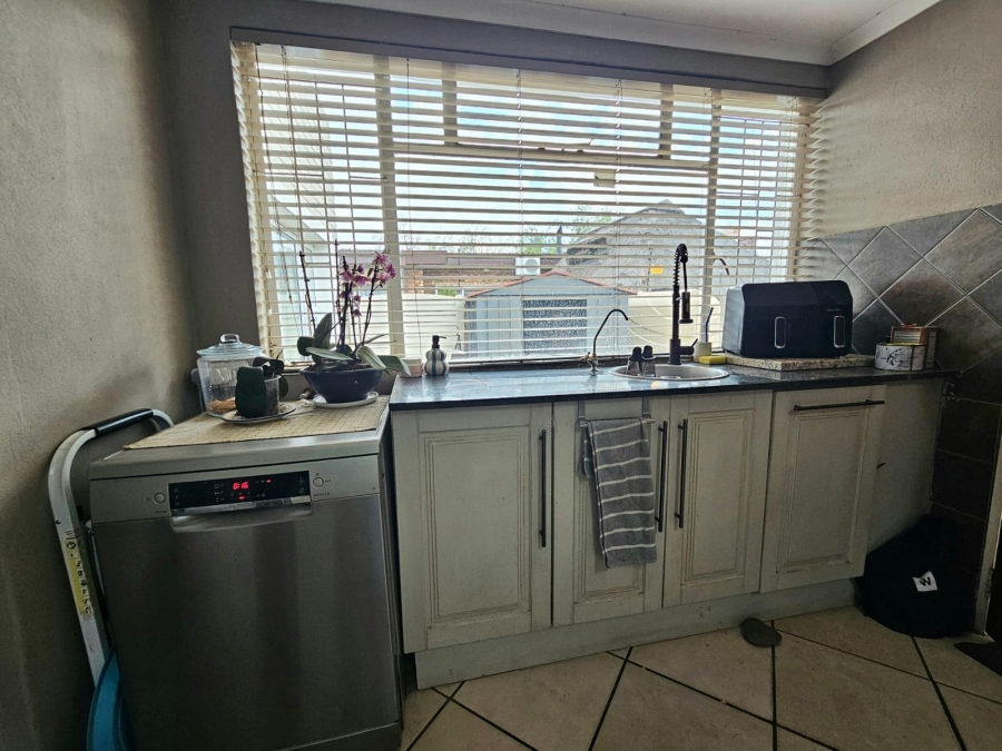 4 Bedroom Property for Sale in Baillie Park North West